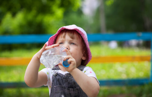 Hidratação das crianças em período de calor